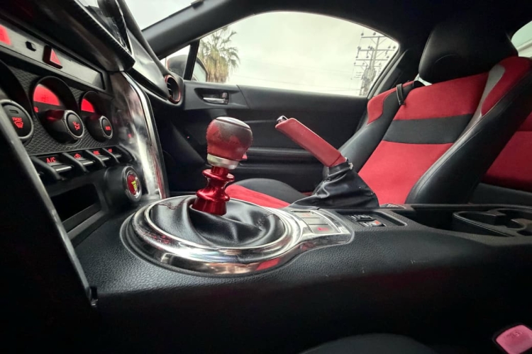 TOYOTA GT86 2015