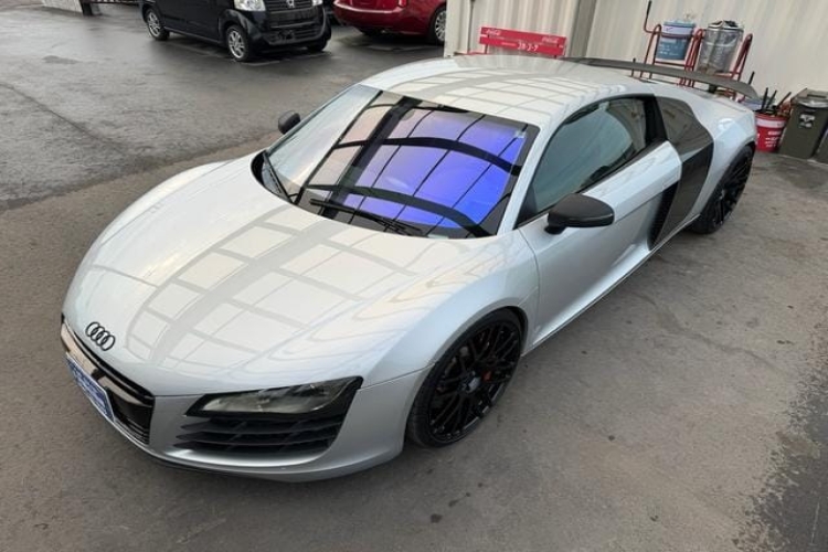 AUDI R8 2010