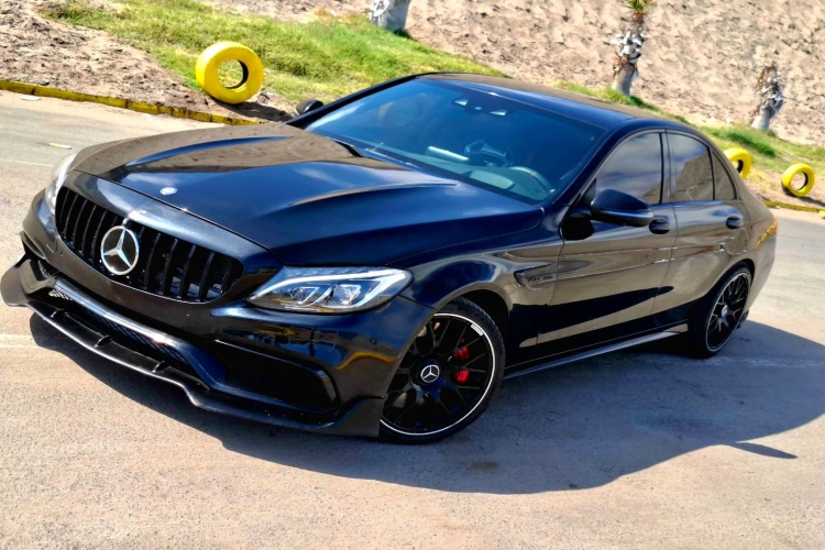 MERCEDEZ-BENZ AMG C63 2016